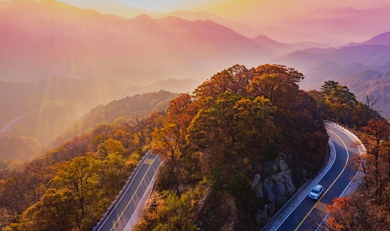 行走金寨中國(guó)紅嶺公路，體驗(yàn)華東最美自駕線路